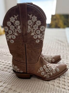 Brown Western Embroidered Cowboy Boots